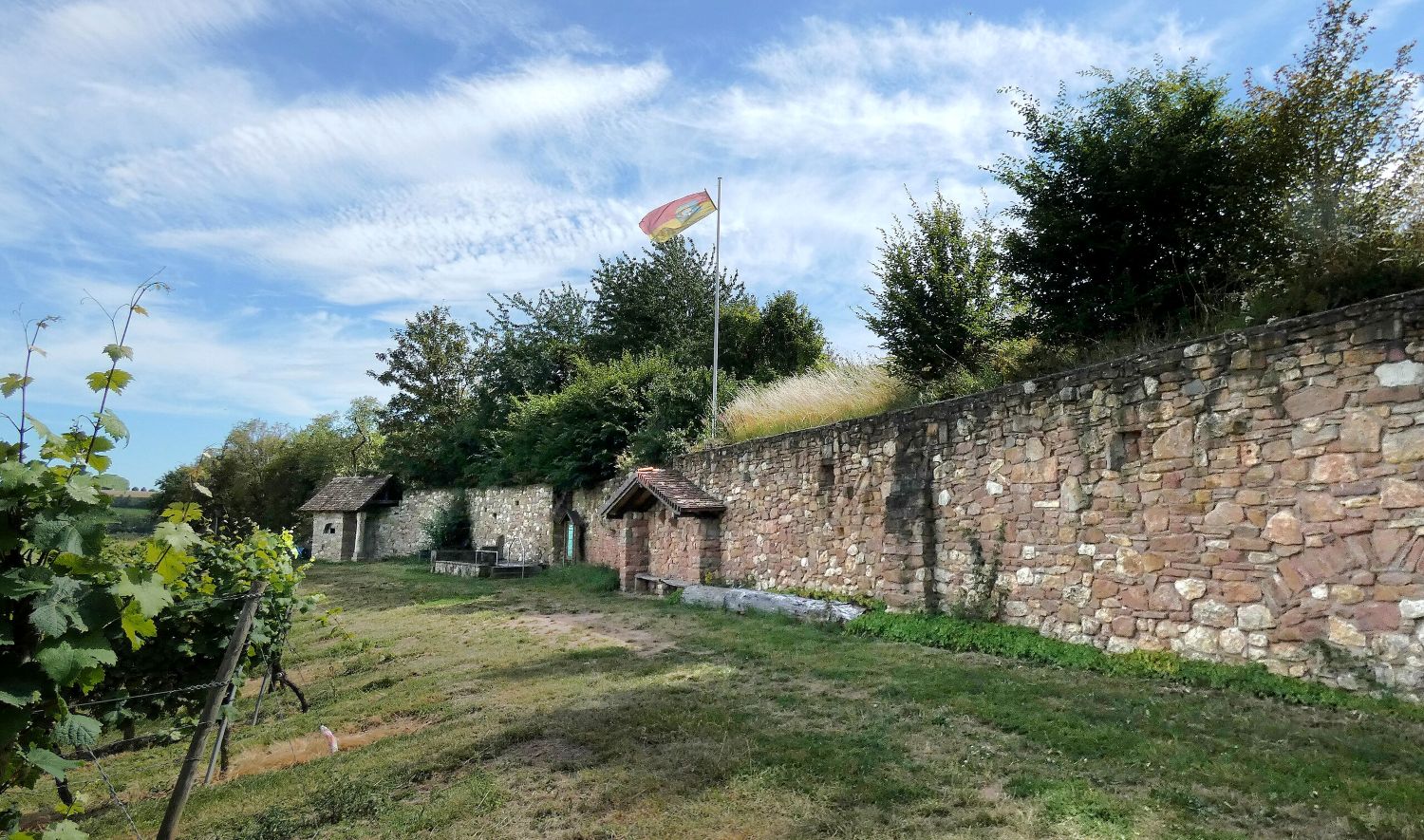 Kloster Sion Mauchenheim restaurierte Klostermauer 6